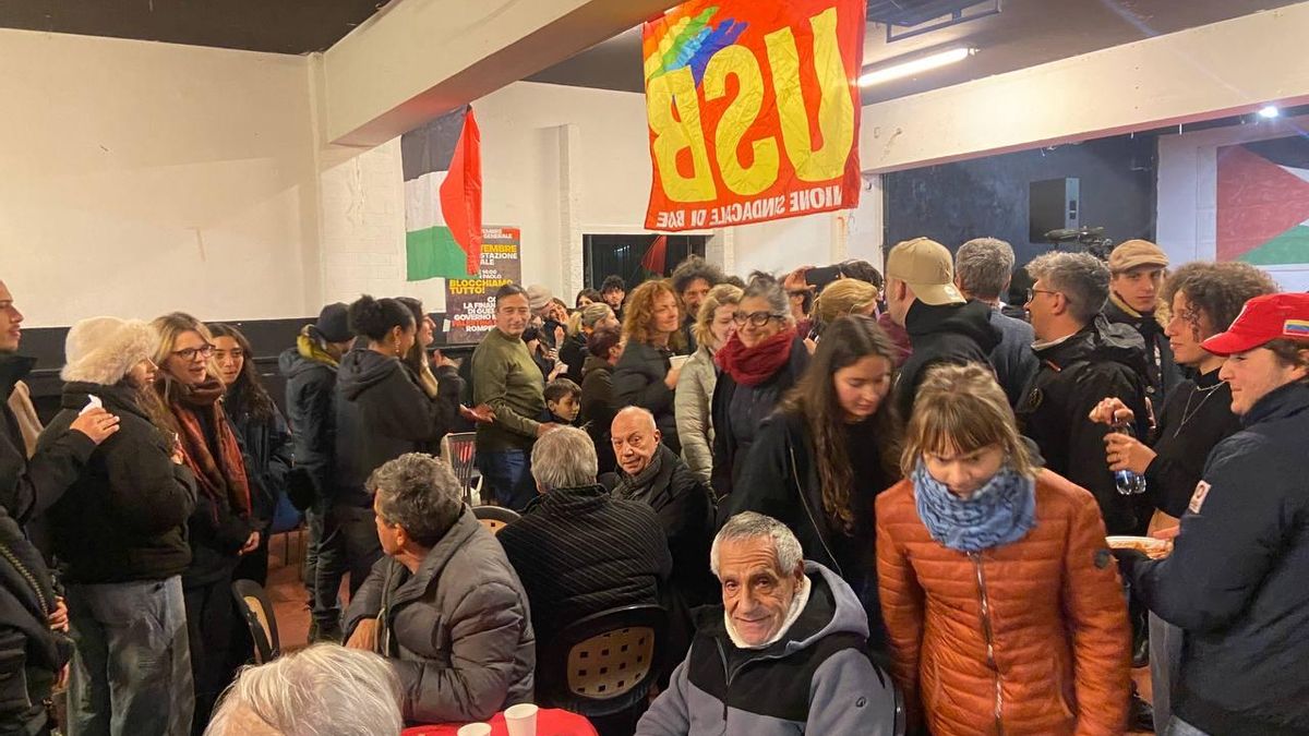 Centro social en Roma, reunión de activistas a su llegada de Génova, 29 de noviembre de 2025 