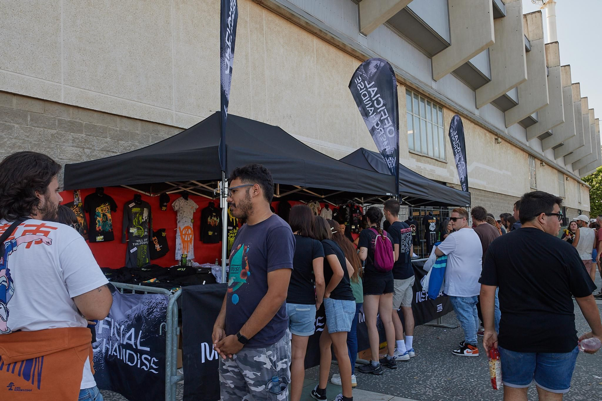 Los aledaños del estadio tuvieron animación varias horas antes de la apertura de puertas.