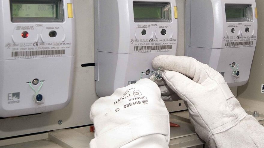 Junta ratifica una sanción de 400.000 euros a Endesa por introducir cláusulas abusivas en los contratos