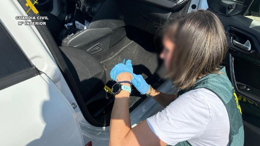 Dos detenidos por caza furtiva tras arrojar una mochila con seis cabezas de corzo para evitar un control policial en Trujillo