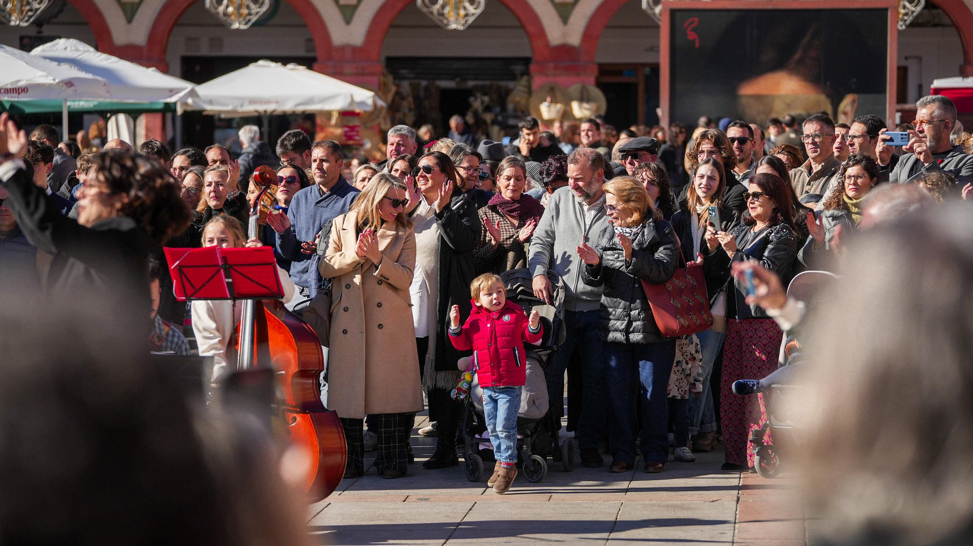 Concierto en La Corredera de la plataforma por un auditorio.