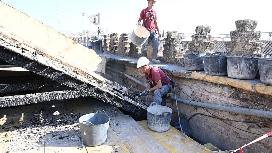 Así están siendo los trabajos en la zona incendiada de la Mezquita Catedral de Córdoba