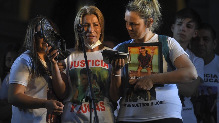 Fuerte reclamo de Justicia por el crimen de Lucas: "Su única arma eran los botines rotos"