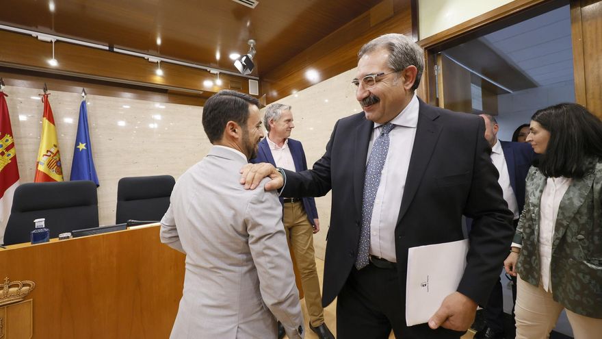 El consejero de Sanidad define la Ley de Garantías de demanda Asistencial como su "compromiso más relevante"