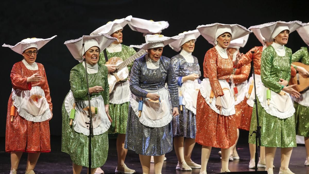 Chirigota 'Las que llevan mucho tiempo sin salir'