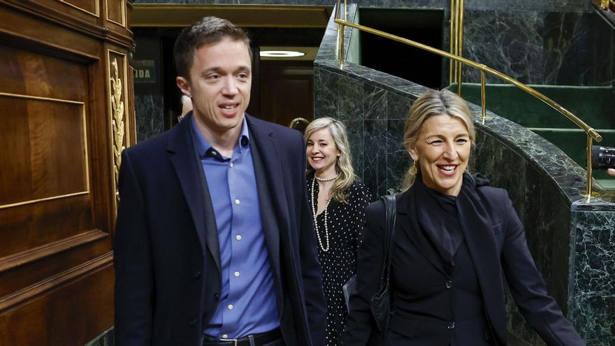 La ministra de Trabajo, Yolanda Díaz, acompañada por el diputado de Sumar, Íñigo Errejón, a su llegada a la sesión de control al Gobierno celebrada este miércoles en el Congreso. EFE/Chema Moya