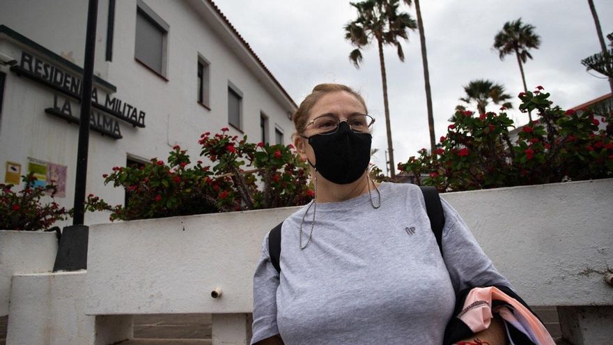 María José, vecina desalojada de El Paso que permanece en el acuartelamiento militar de El Fuerte / Andrea Domínguez Torres