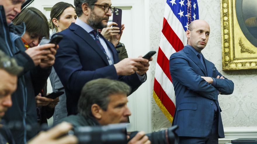 Trump veta la entrada de periodistas de Associated Press al Despacho Oval por no llamar "Golfo de América" al Golfo de México