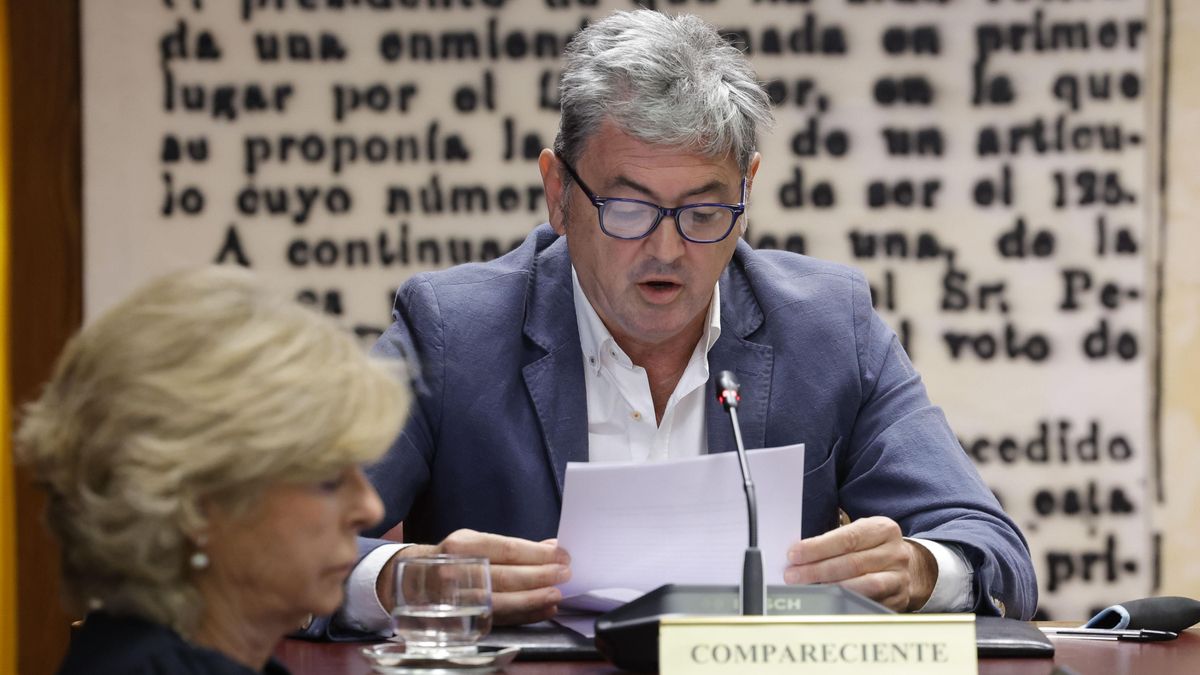 El empresario vasco Antxon Alonso, dueño de la empresa Servinabar, vinculada a los presuntos amaños de contratos públicos del caso Koldo, este martes en el Senado, quince días después de que declarara en el Tribunal Supremo, donde negó que Santos Cerdán fuera su socio. EFE/ Zipi Aragon