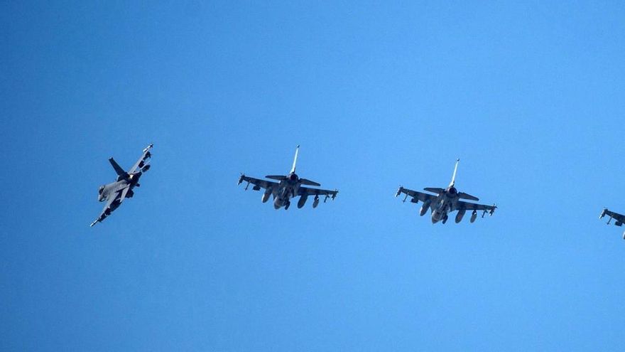 FOTO ARCHIVO. 4 Cazas F-16