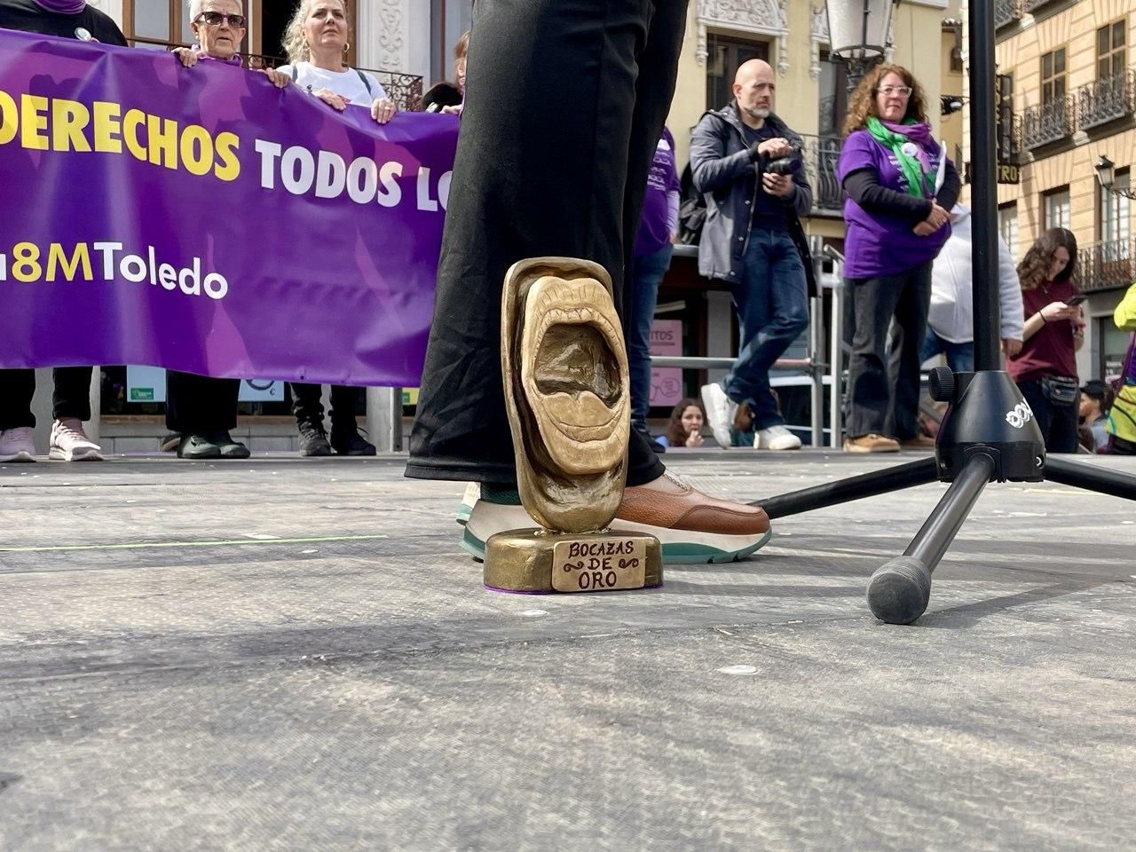 Premio 'Bocazas de oro' que otorga la Plataforma 8M de Toledo