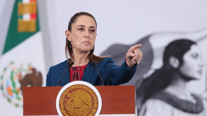 La presidenta de México, Claudia Sheinbaum, habla este miércoles durante una rueda de prensa en Palacio Nacional de la Ciudad de México (México). EFE/Mario Guzmán