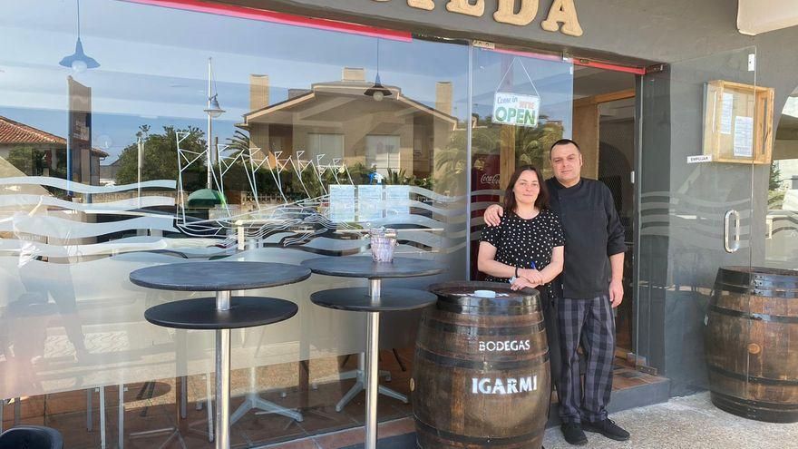 Laura y Javi en su taberna 'Casilda'.