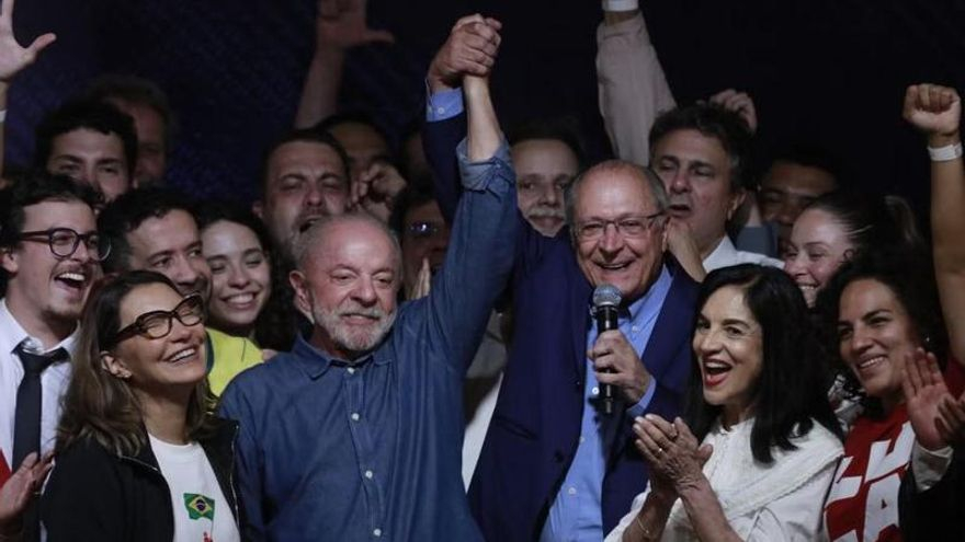 Elecciones en Brasil: ganó Lula da Silva en un histórico balotaje a Flávio Bolsonaro y asumirá un cuarto mandato