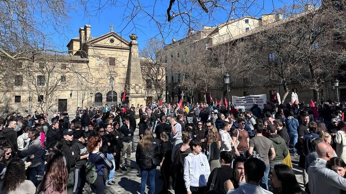 La manifestación de CGT, CNT, Solidari y EHKS