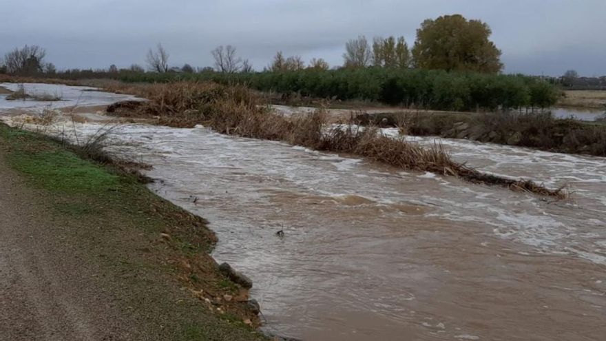 Alerta por peligro de desbordamiento del río Bañuelos en Ciudad Real tras las intensas lluvias