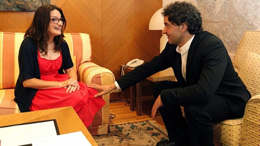 La vicepresidenta Mónica Oltra y el secretario autonómico de Turismo, Francesc Colomer.