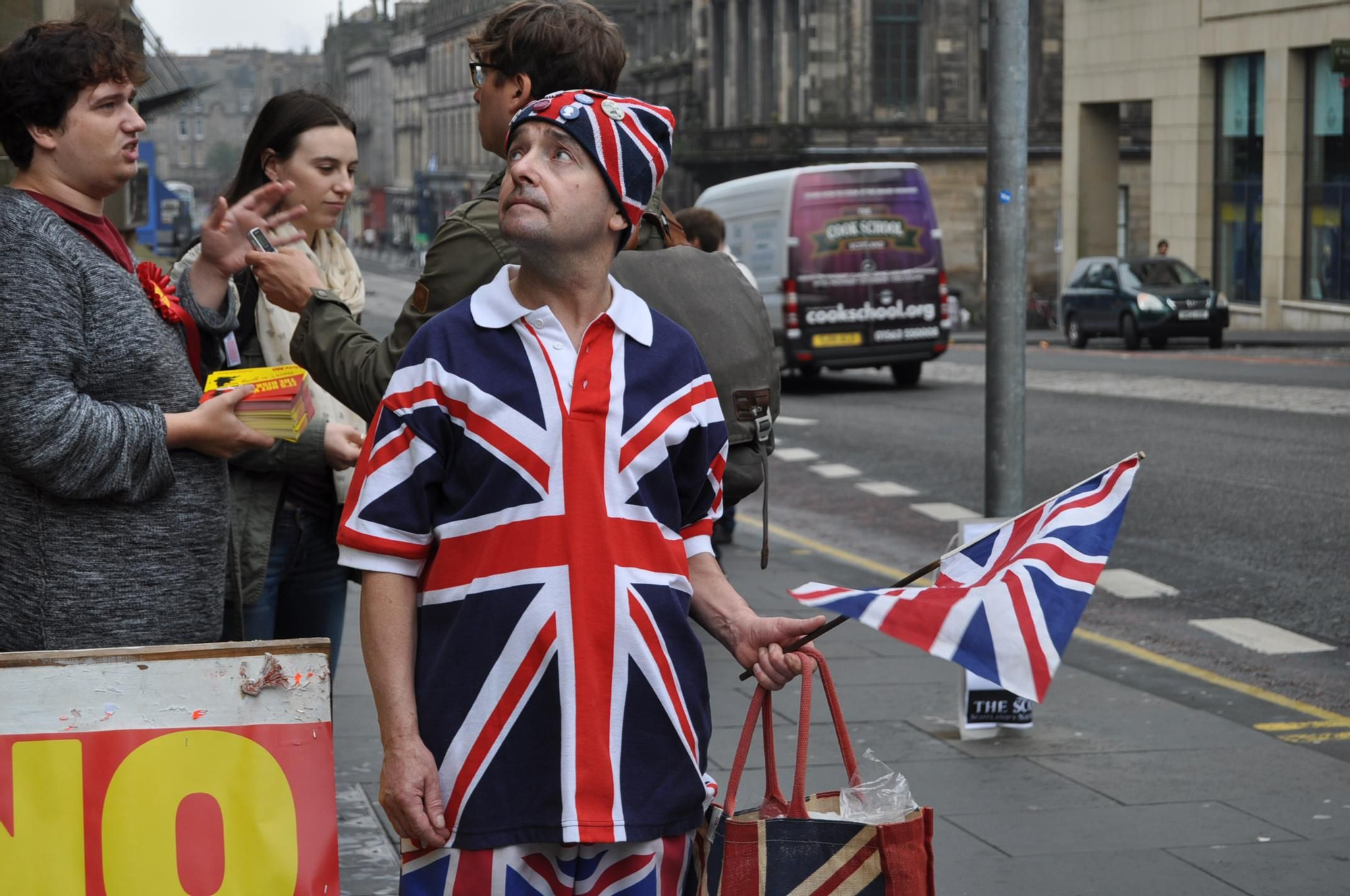Un partidario del no con banderas del Reino Unido en el centro de Edimburgo / Maruxa Ruiz del Árbol