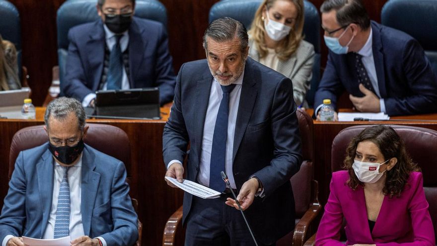 El consejero madrileño de Presidencia, Justicia e Interior, Enrique López (c), en una imagen de archivo. EFE/Rodrigo Jiménez