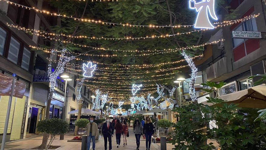Santa Cruz da la bienvenida a la Navidad con el encendido de 3 millones de bombillas LED