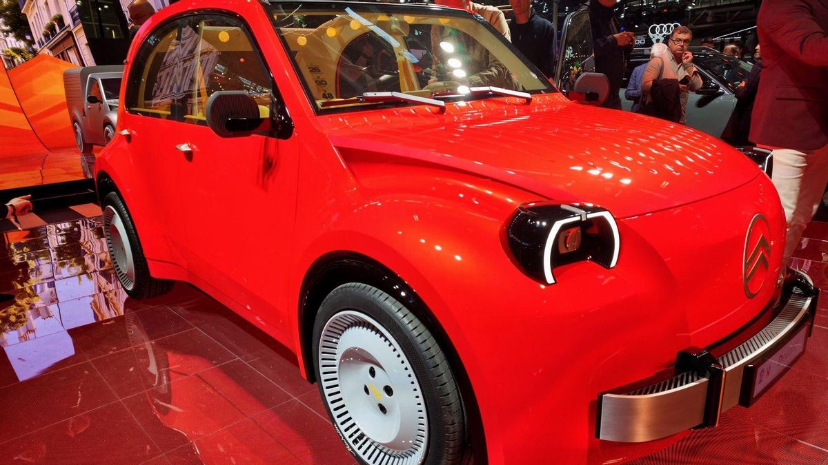 El automóvil europeo contraataca a China con eléctricos cargados de diseño, tecnología y nostalgia