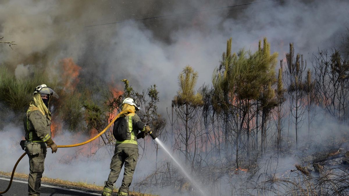 Bomberos de Ourense denuncian que hacen 400 horas extra al año sin cobrar