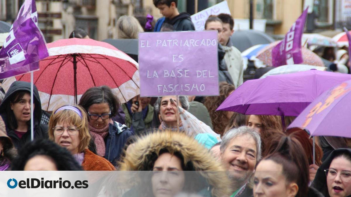 Cientos de personas salen a la calle en Toledo por el 8M: "No llueve ...