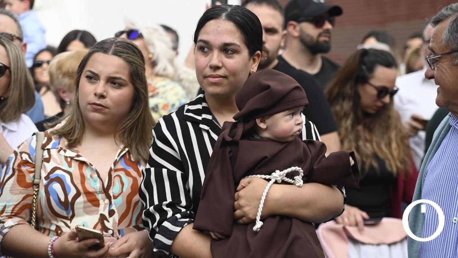 Procesión infantil del colegio Santa María de Guadalupe