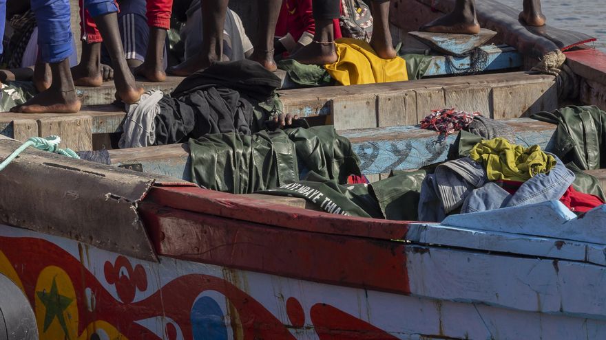 Salvamento rescata a 363 migrantes en tres cayucos en aguas de Tenerife y Gran Canaria