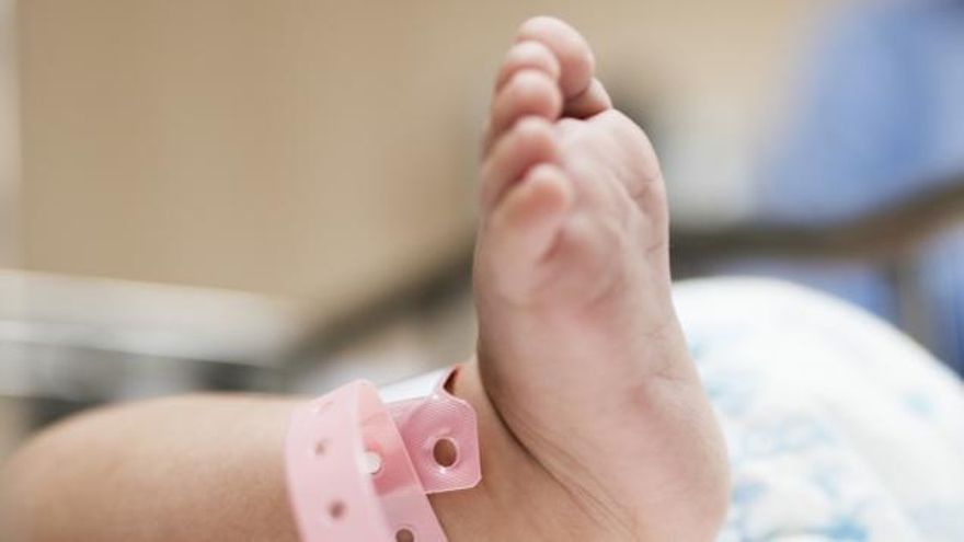 Condenan al Servicio Navarro de Salud a indemnizar a una familia por el intercambio de dos bebés en 1993