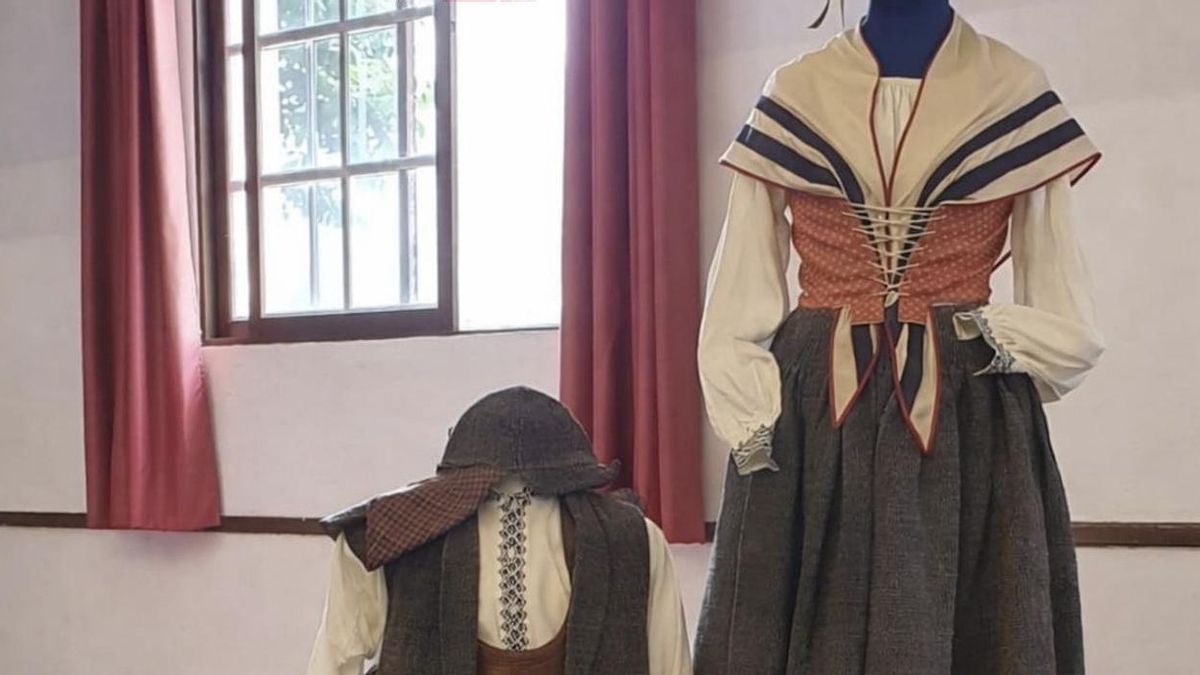 El Ayuntamiento Villa de Mazo promueve la formación artesanal con un curso de confección de trajes tradicionales