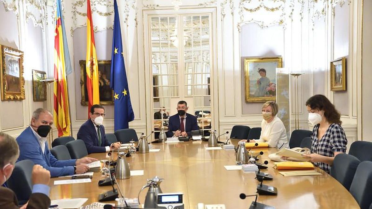 Una reunión de la Mesa de las Corts Valencianes.