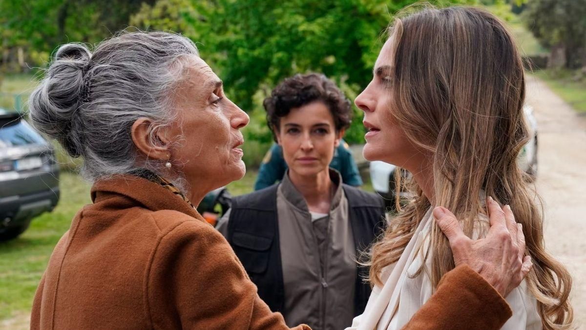 Ángela Molina, Amaia Salamanca y Blanca Romero, en 'Pura sangre'