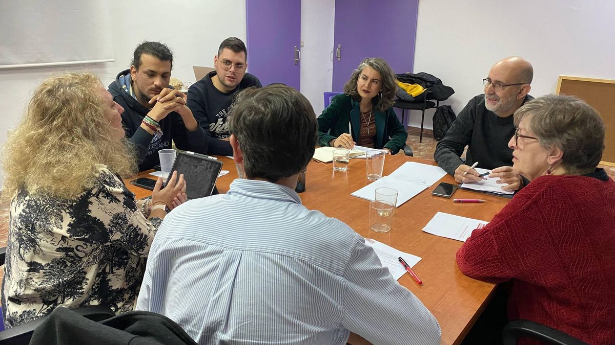 La candidata de Unidas por Extremadura, Irene de Miguel, se ha reunido con CCOO de Extremadura