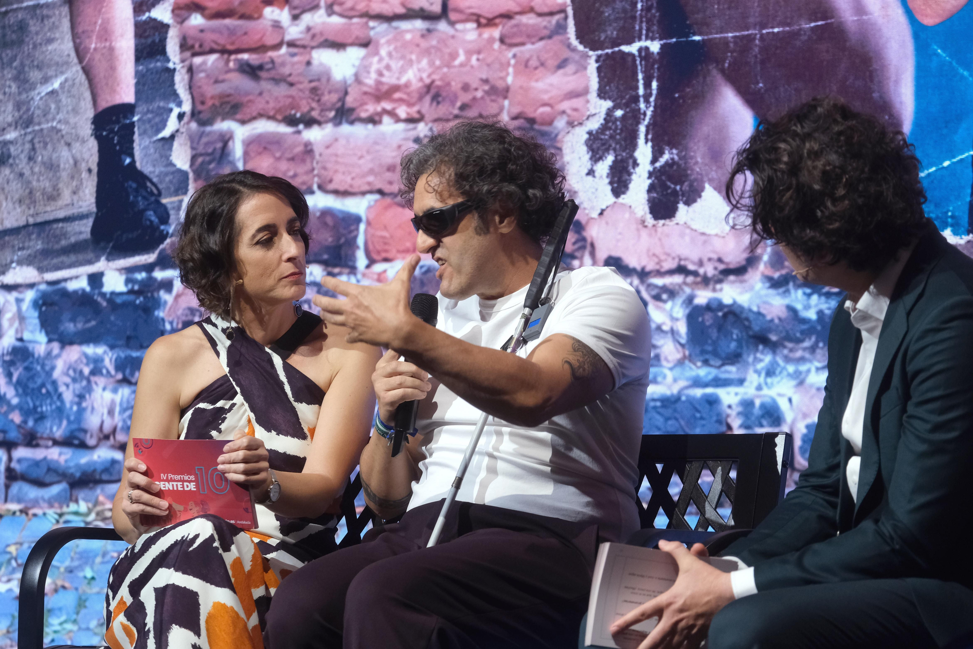 El premiado, durante la breve entrevista con los presentadores.