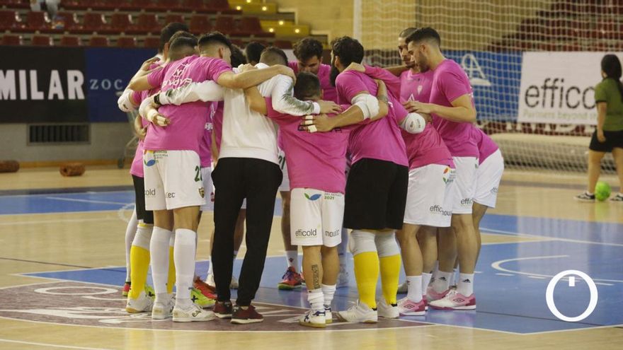 Piña de los jugadores del Córdoba Patrimonio.