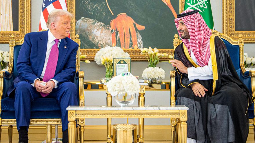 Trump and the heir prince of Saudi Arabia sign an agreement of 142,000 million dollars in defense