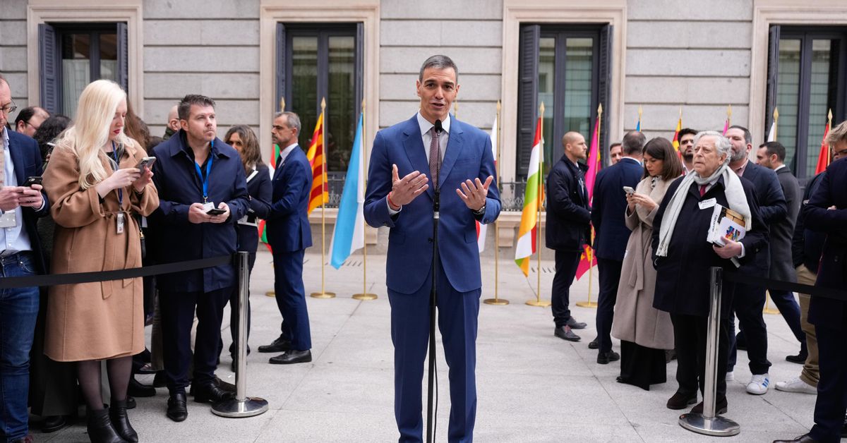 Sánchez afrontará sólo un cambio quirúrgico del Gobierno con la salida de Alegría para las elecciones de Aragón