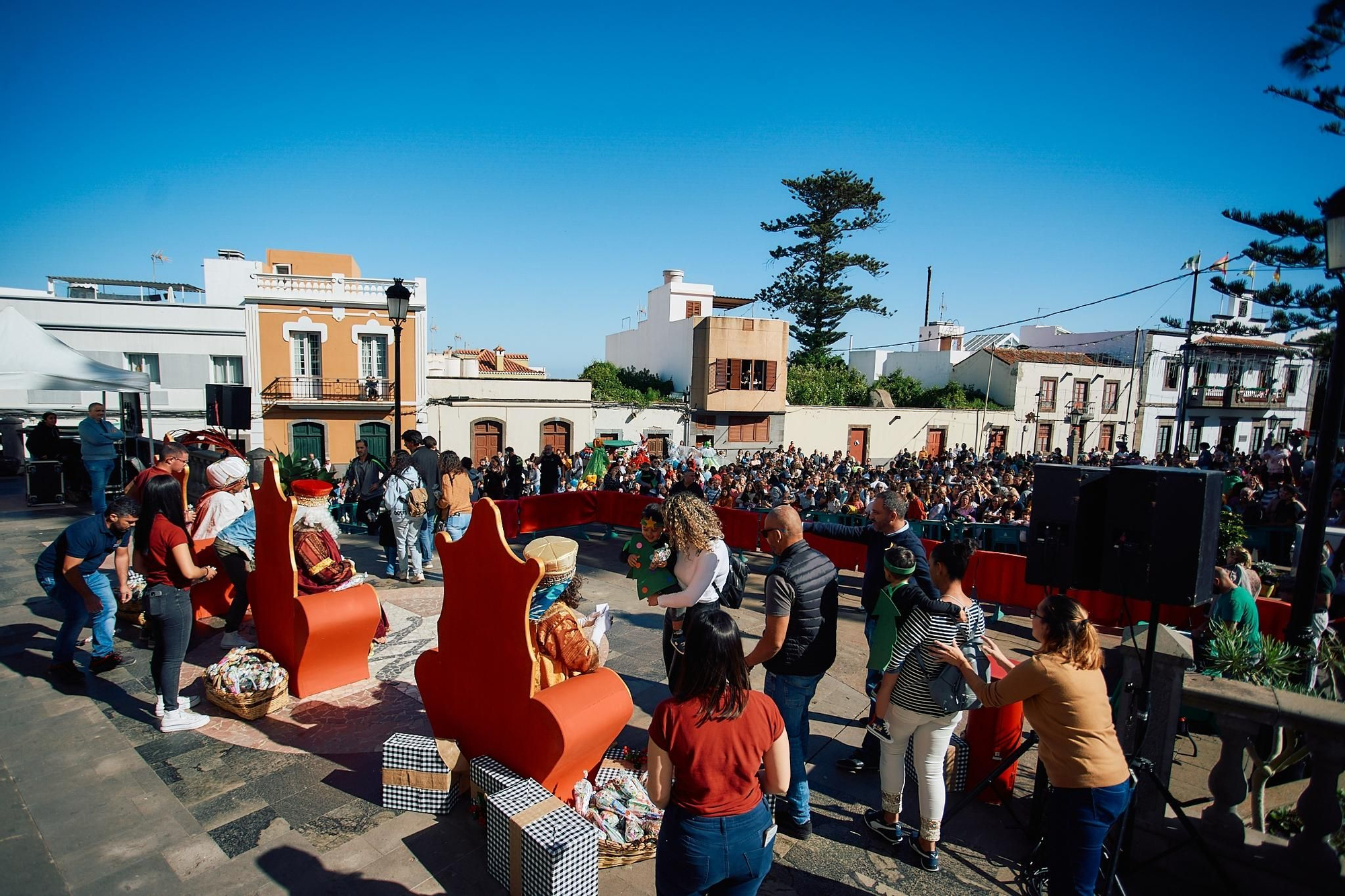 Los Reyes Magos visitan Canarias