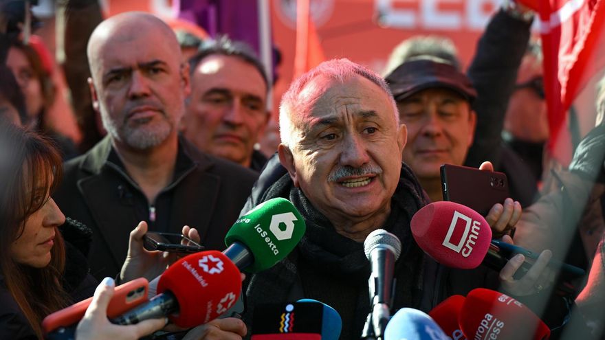 CCOO y UGT instan al Gobierno a incluir la reducción de jornada en los Presupuestos y piden que el salario mínimo no cotice por el IRPF