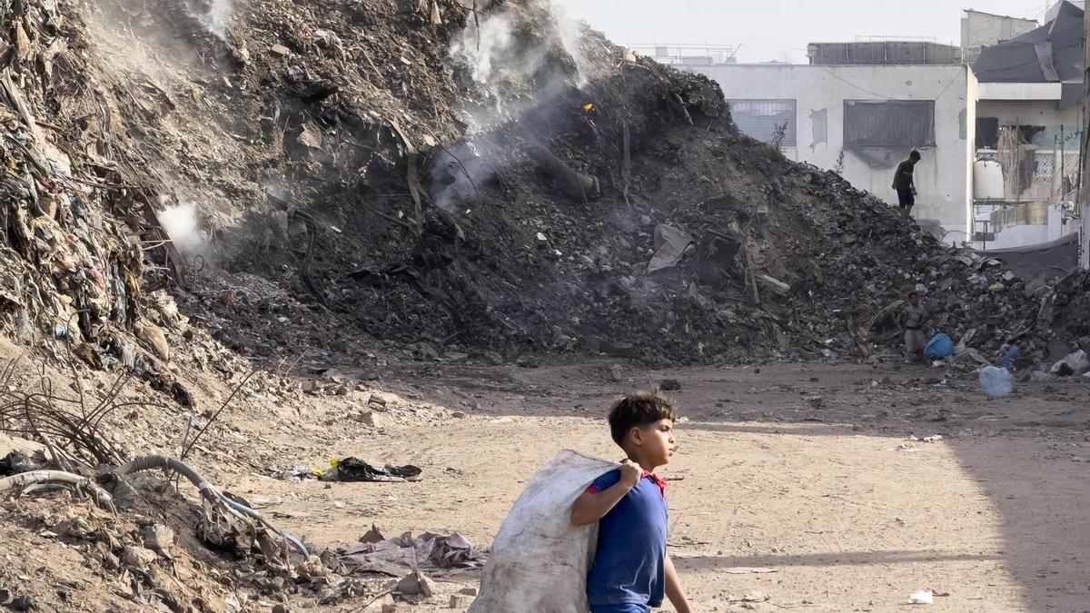 Una niña de 8 años muere por un ataque israelí en el centro de Gaza