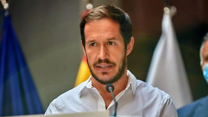 "Quien quiera visitar el Teide en horas centrales deberá usar guaguas lanzaderas"