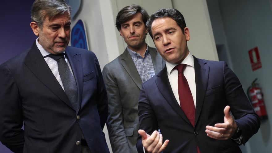 Archivo - El secretario de Justicia e Interior del PP, Enrique López;  el vicesecretario de Comunicación del Partido Popular, Pablo Montesinos y el secretario general del PP, Teodoro García Egea. En  Madrid (España), a 22 de enero de 2020.