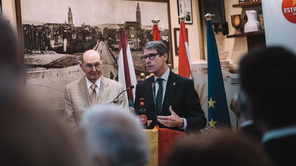 Capellán, una voz del PP contra la guerra: "Mientras hay gente poderosa que destruye escuelas, hay gente humilde que las construye"