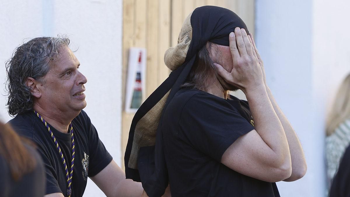 La procesión de la Hermandad de Las Angustias, en imágenes