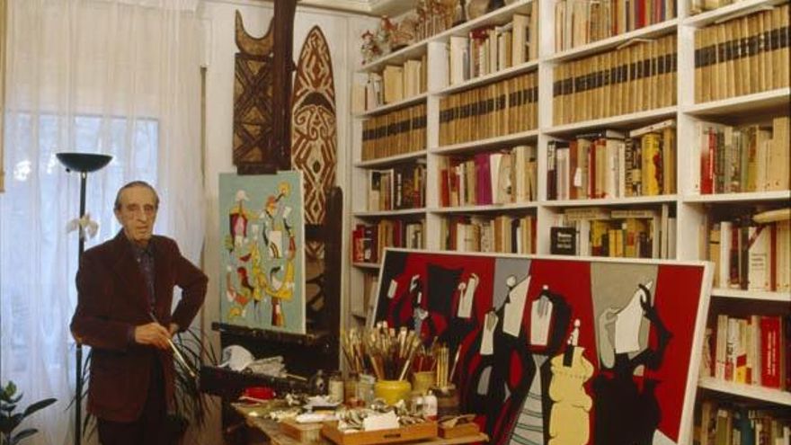 Eugenio Granell en su estudio.