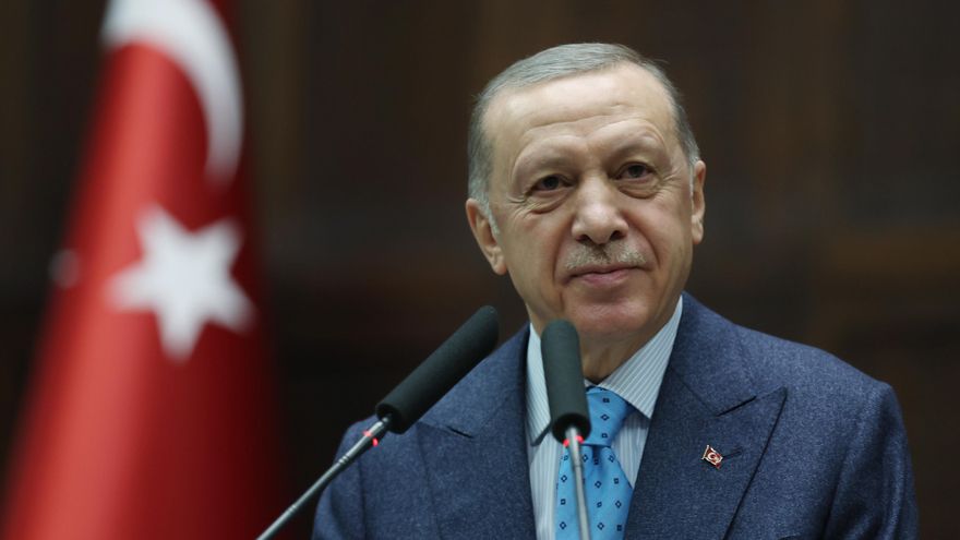 Erdogan dice a Suecia que no espere apoyo a su entrada en la OTAN tras la quema del Corán ante una embajada turca