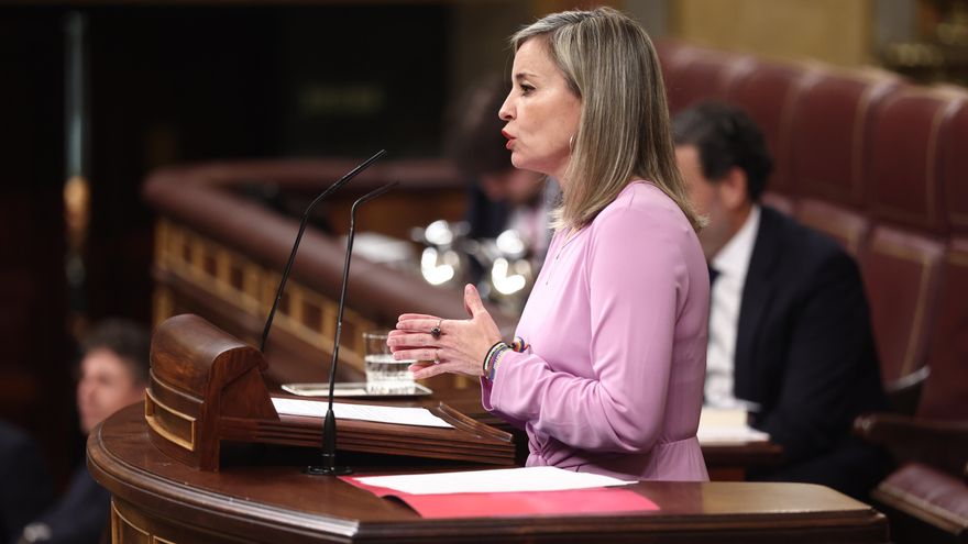 La diputada del grupo parlamentario de Sumar, Verónica Martínez Barbero, durante un pleno en el Congreso de los Diputados.