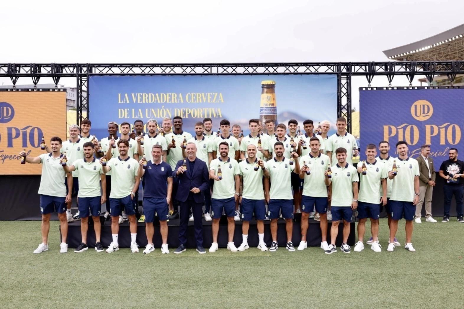 Presentación de la cerveza 'Pío Pío'.