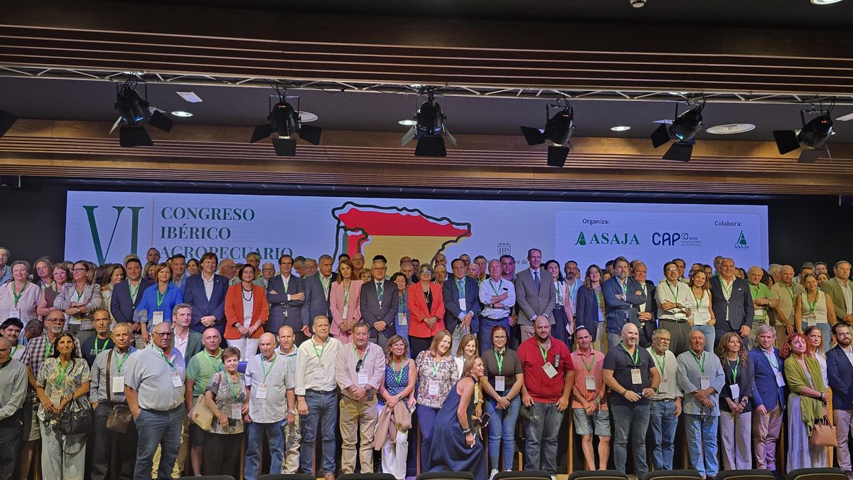 Foto de familia de los asistentes al Congreso